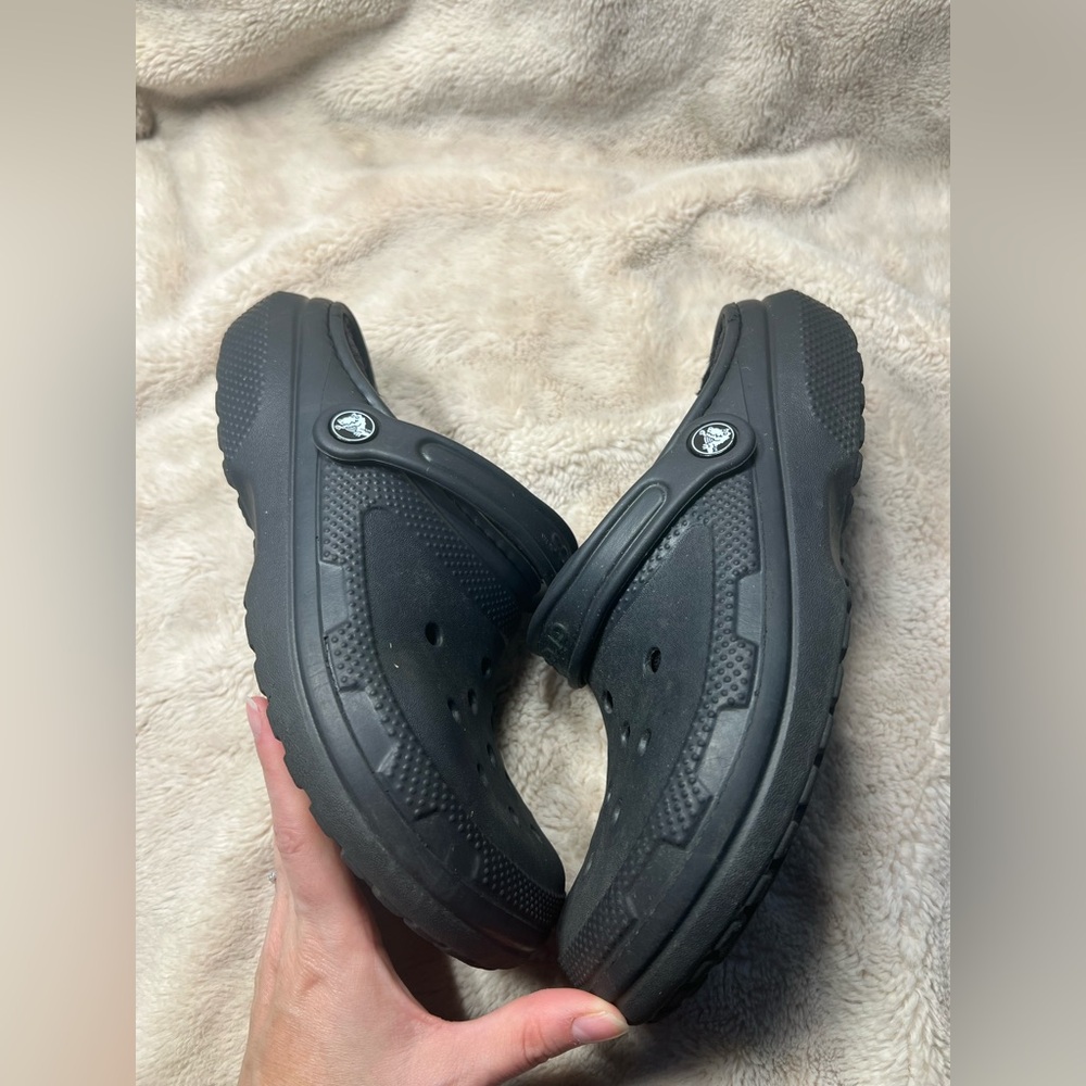 Crocs black fleece lined Womens Size 8 - Picture 4 of 5